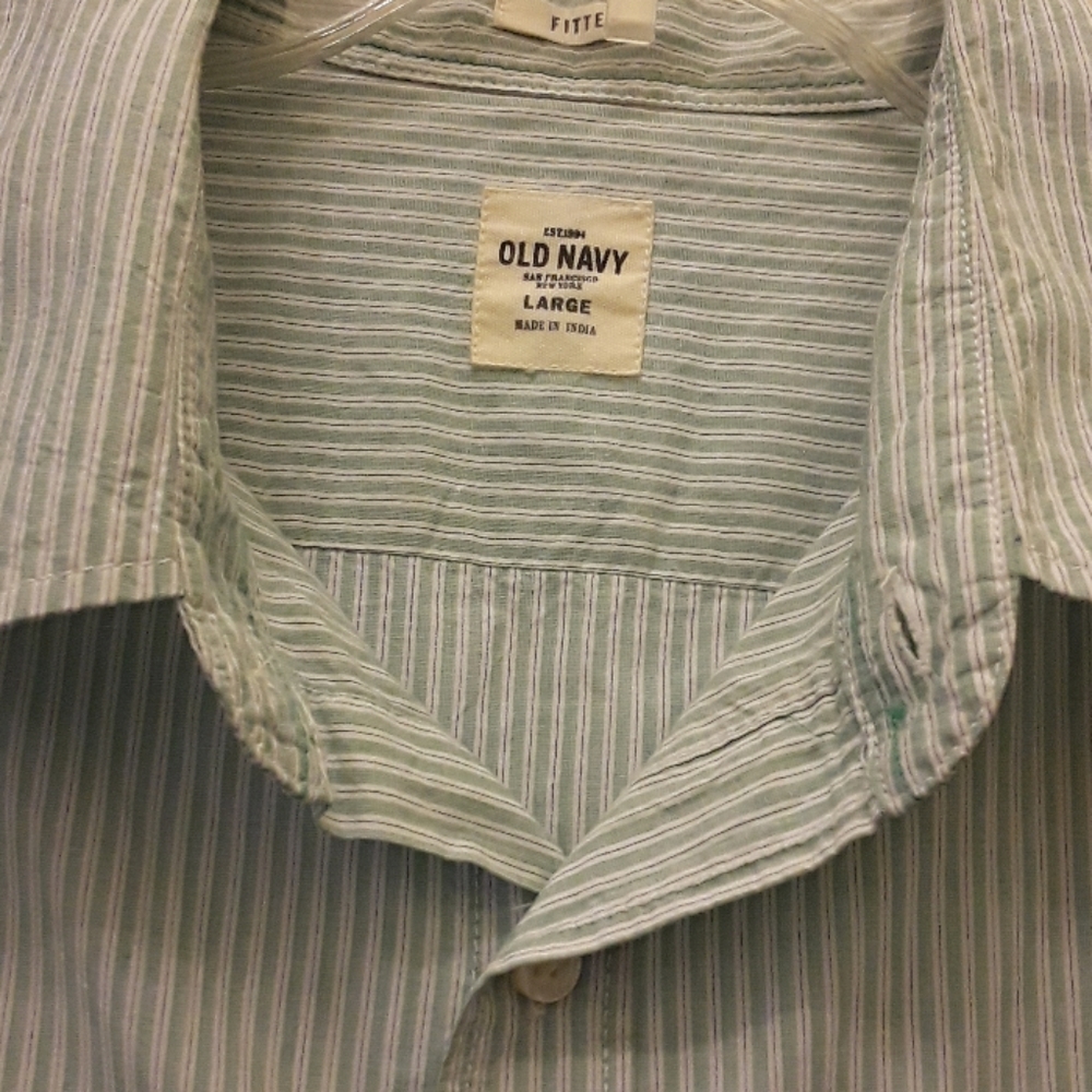 Button down - Picture 2 of 4